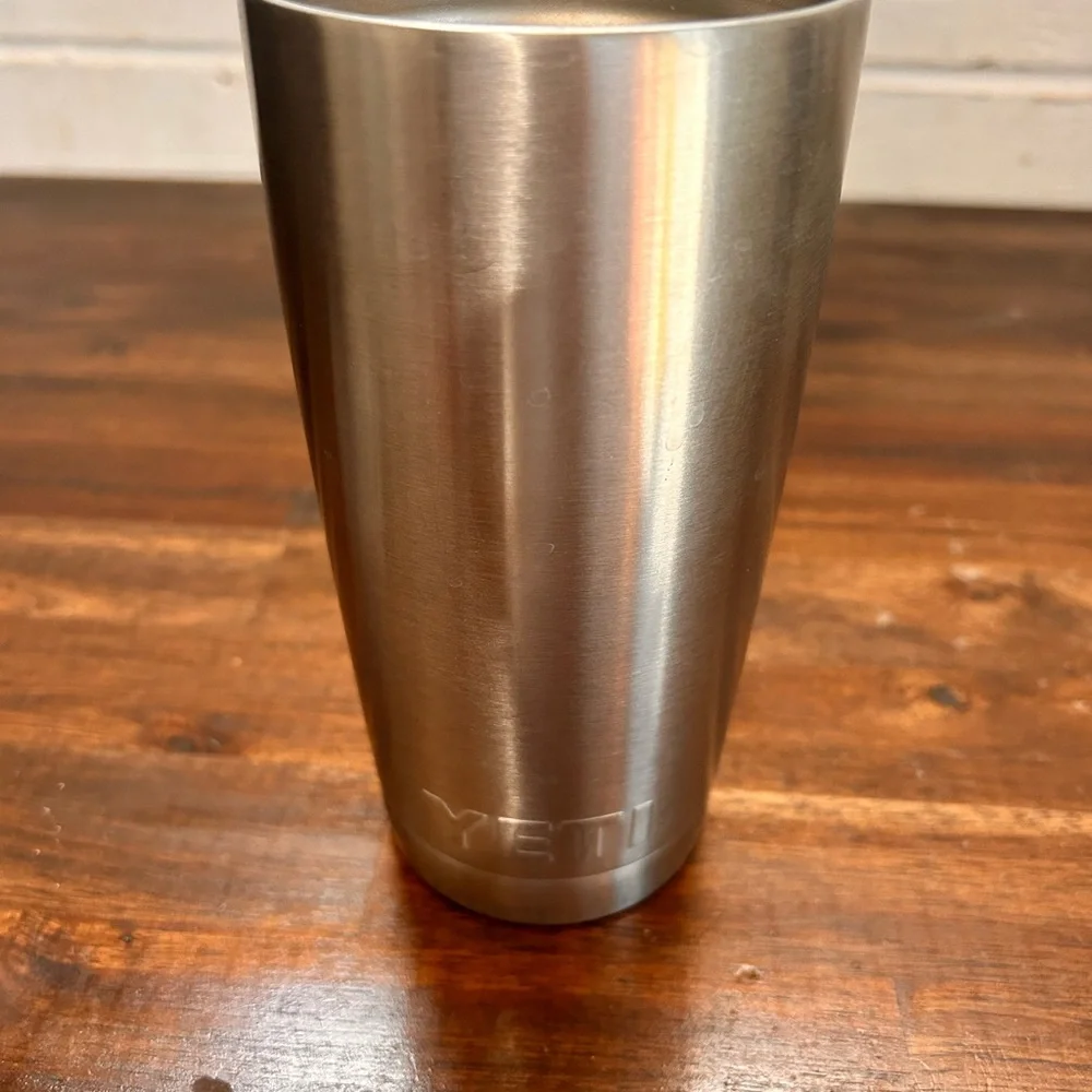 Original Stainless Steel 20oz Yeti - Picture 4 of 4
